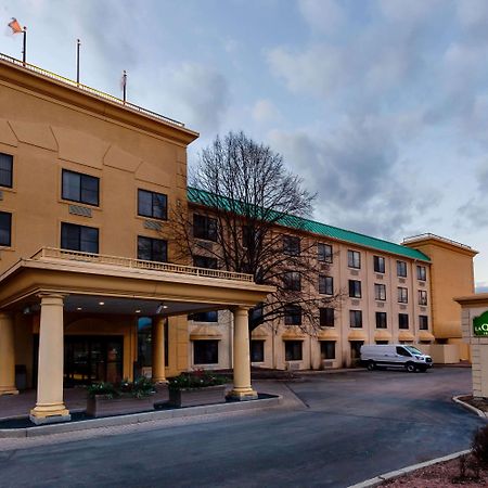 La Quinta By Wyndham Milwaukee Bayshore Area Glendale Bagian luar foto