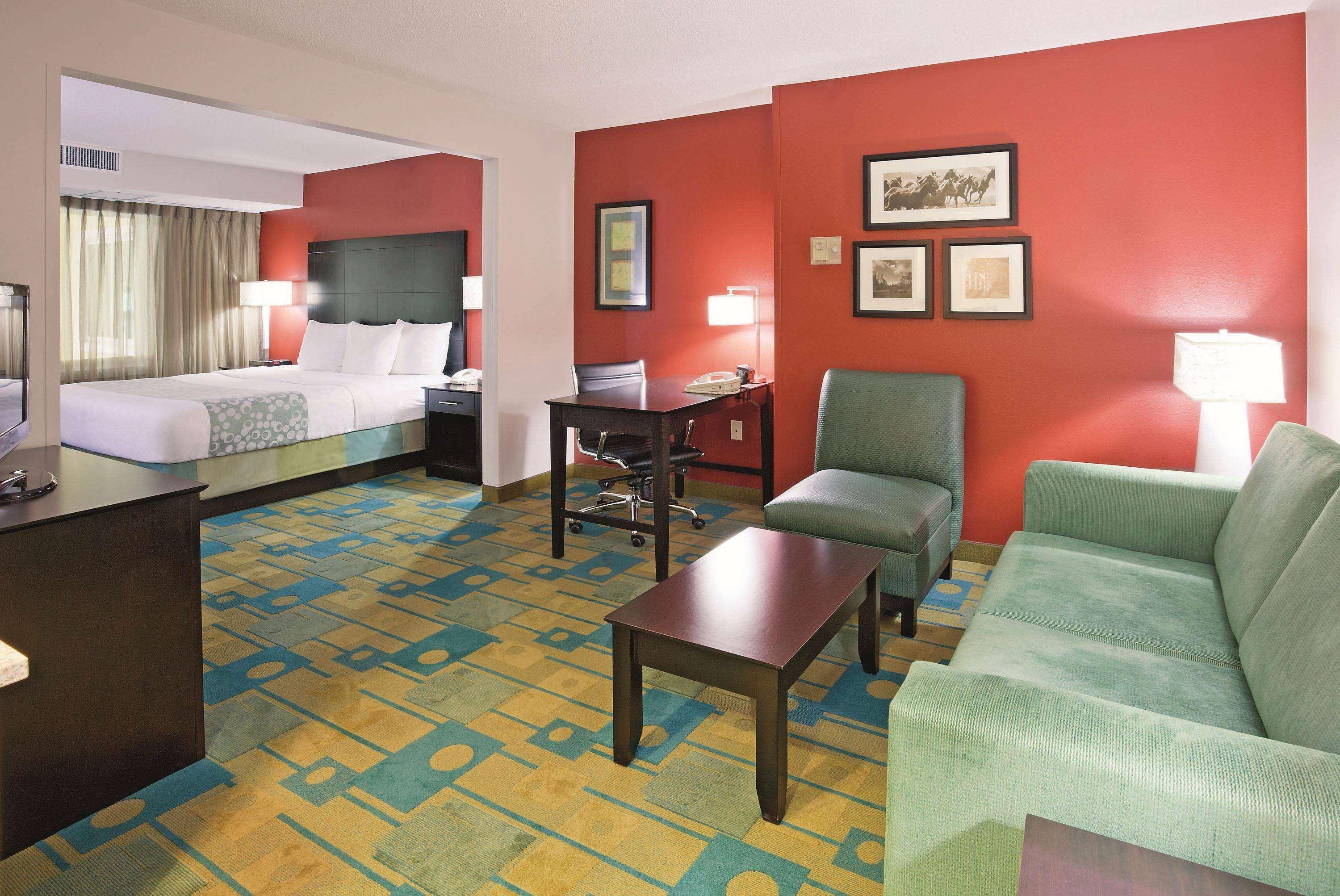 La Quinta By Wyndham Milwaukee Bayshore Area Glendale Bagian luar foto
