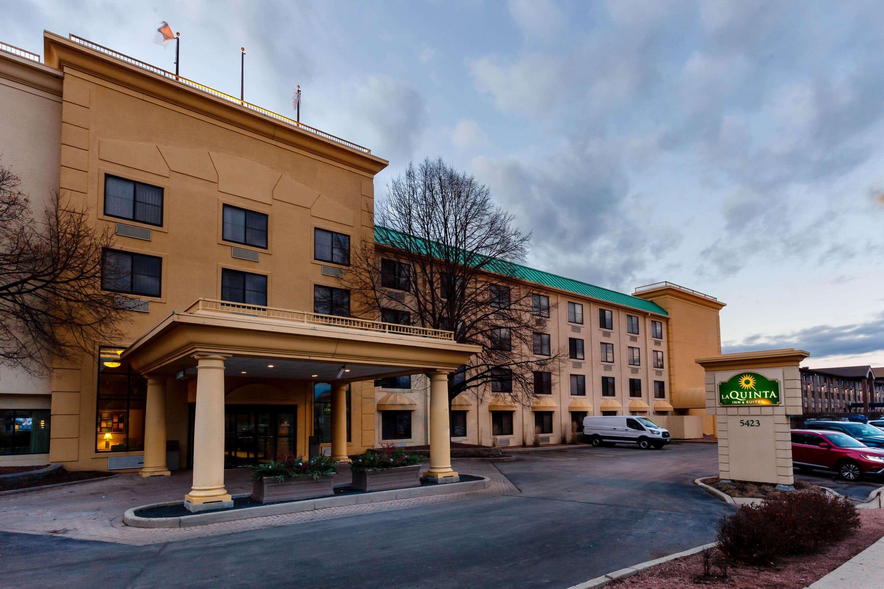 La Quinta By Wyndham Milwaukee Bayshore Area Glendale Bagian luar foto