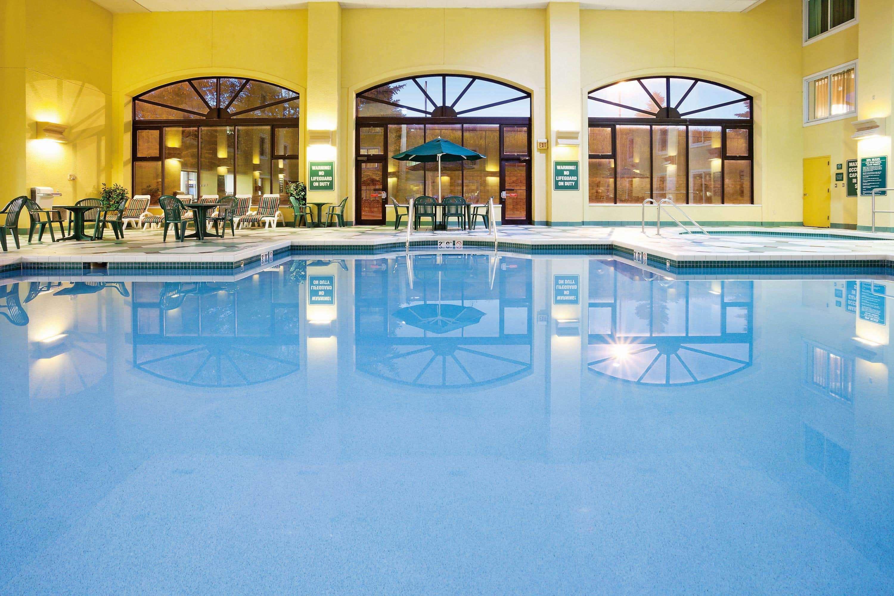 La Quinta By Wyndham Milwaukee Bayshore Area Glendale Bagian luar foto
