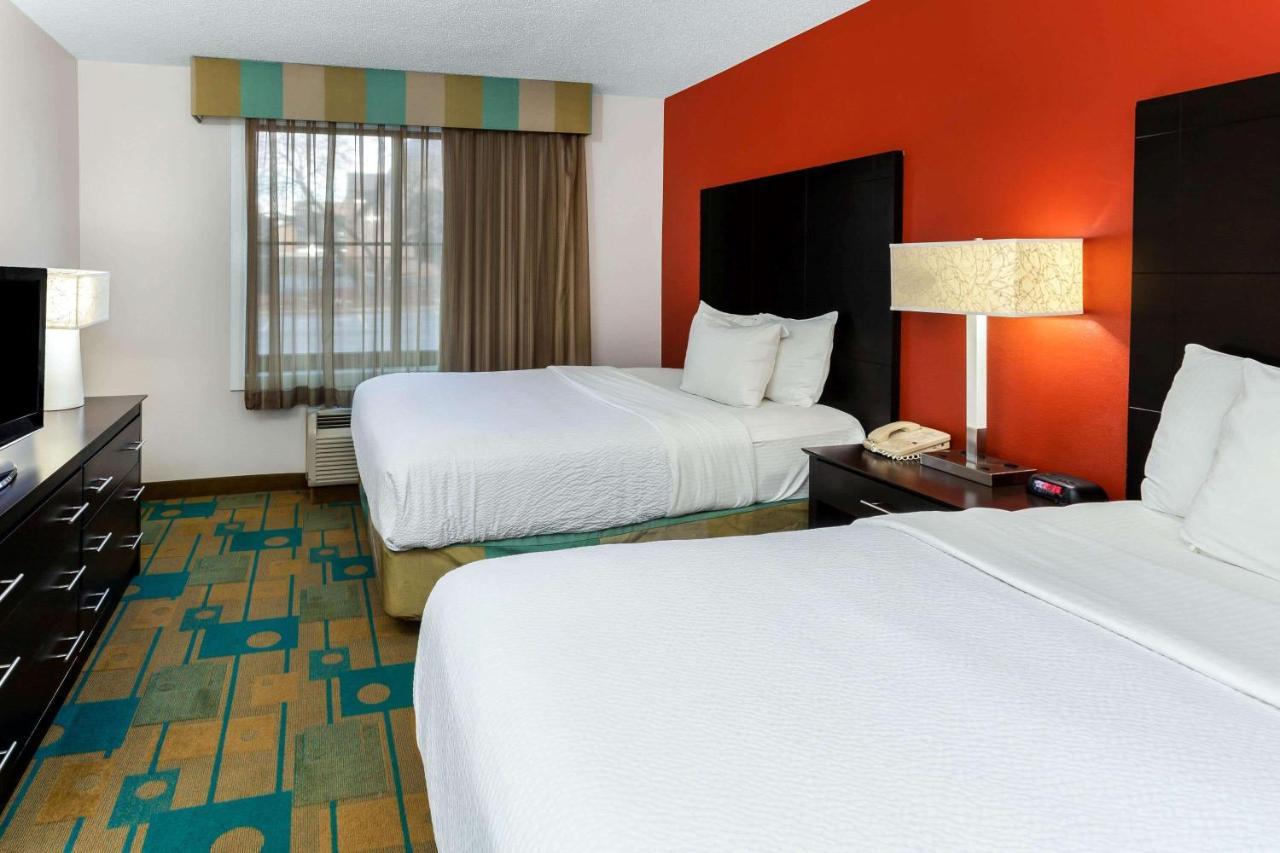 La Quinta By Wyndham Milwaukee Bayshore Area Glendale Bagian luar foto